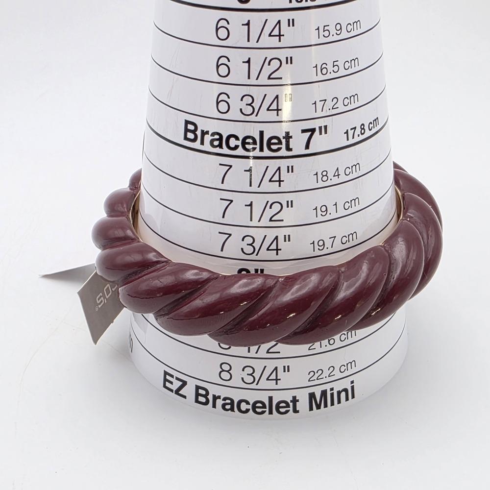 New! CHICO'S Bria Cranberry Bracelet Resin‎ Acrylic Bangle Gold Tone New W Tags - Picture 8 of 9